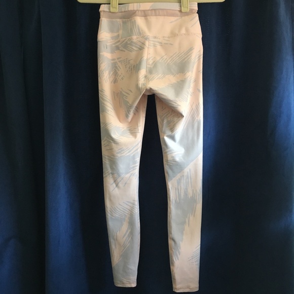 Fabletics | Tropical Print Yoga Pants - Picture 3 of 7